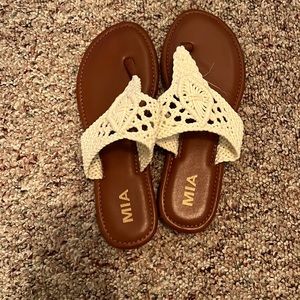 Mia 7.5 crochet flip flops